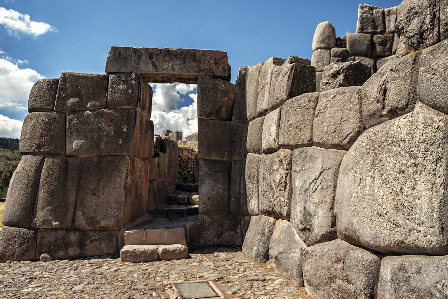 sacsayhuaman